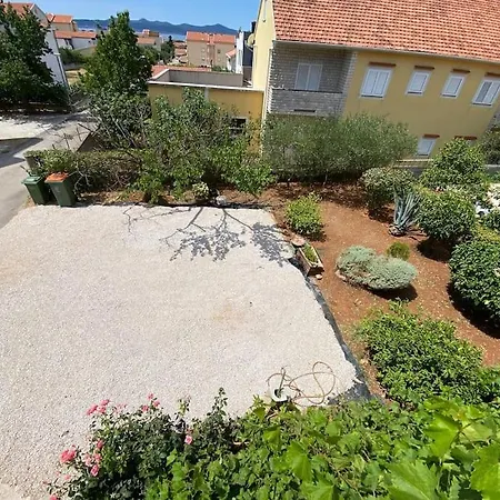 Nera Apartment *